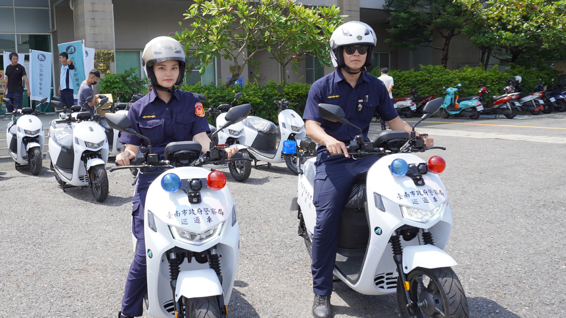 華友聯集團攜手宏佳騰捐贈臺南市警察 20 輛智慧電車 Ai-1 More 特規版