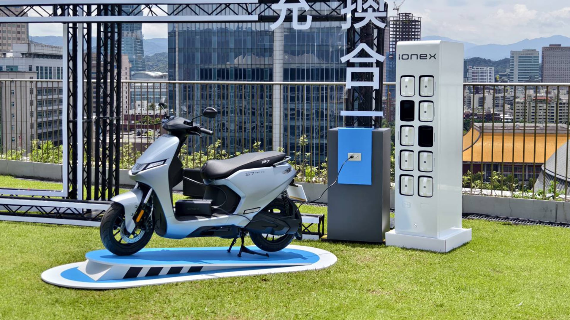 KYMCO 光陽再推 Ionex「0 元騎到飽」！不限單 / 雙電池，Many 馬卡龍或 S Techno 車系全年資費 0 元、0 元交車、分期 0 利率