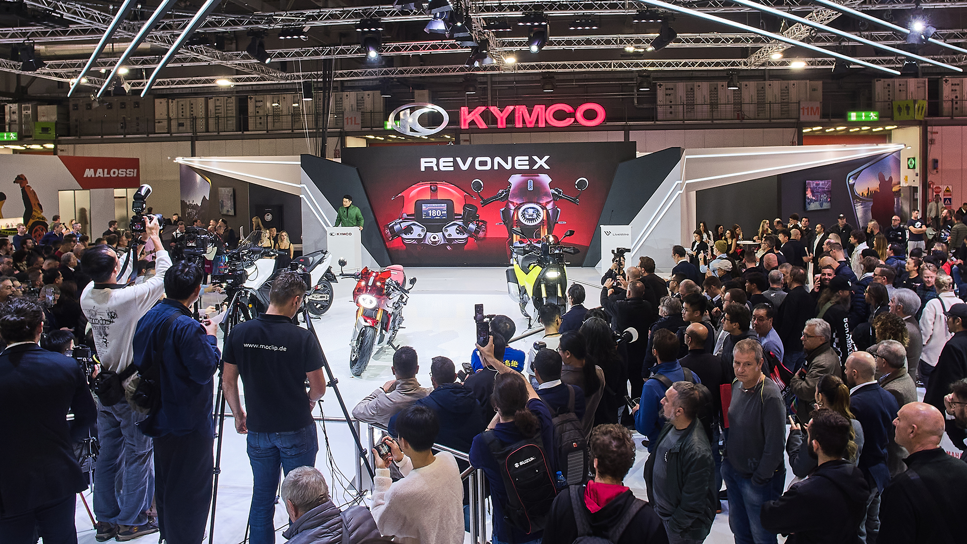 KYMCO 光陽於米蘭車展發表 AK Premium 575、CV-R5 與 RTS R 165 量產版