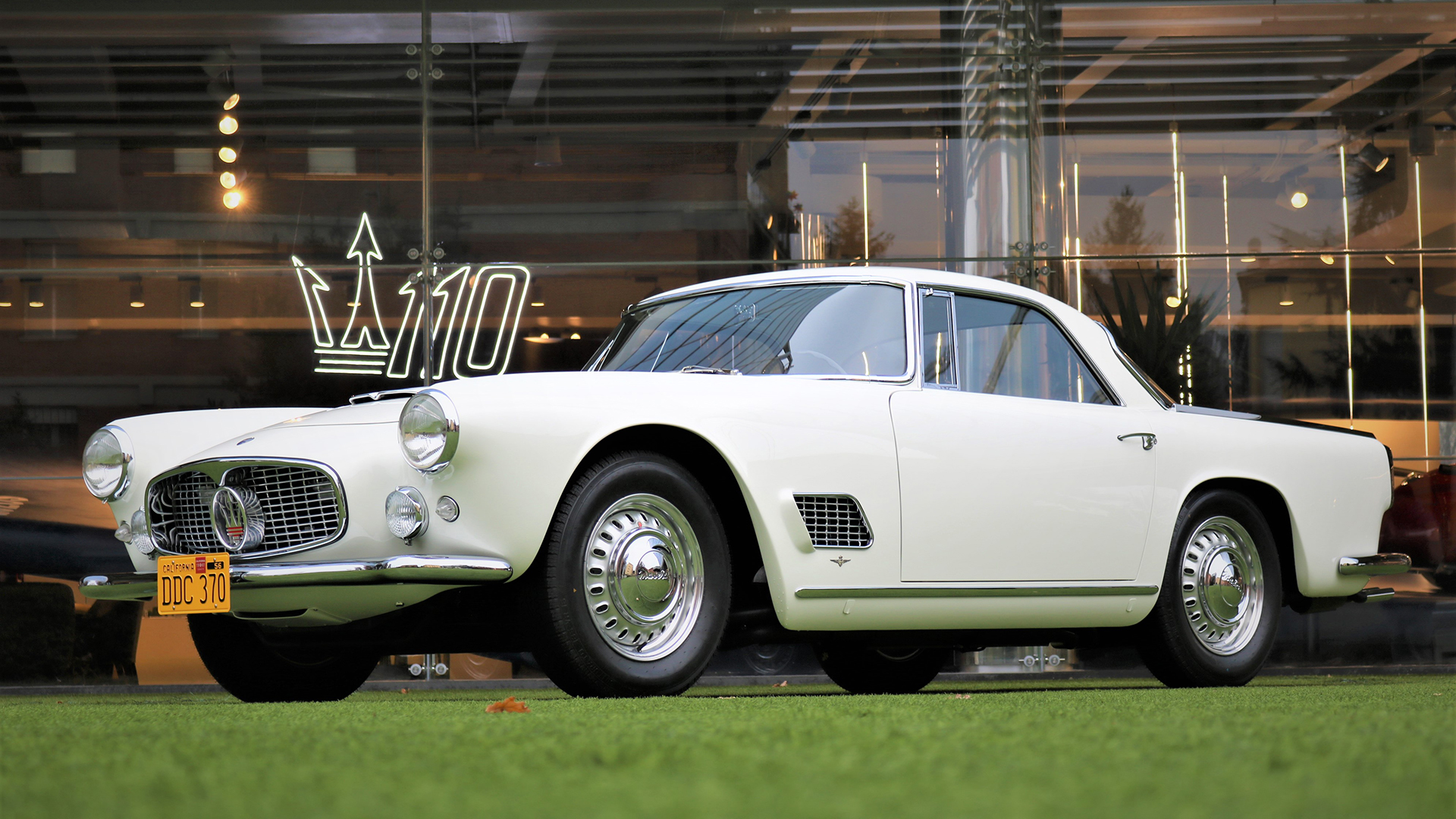 瑪莎拉蒂典藏車款 Maserati 3500GT  完美修復現身巴黎古董車車展，Maserati 高雄展示中心同慶 110 周年，限期展示多款經典車型